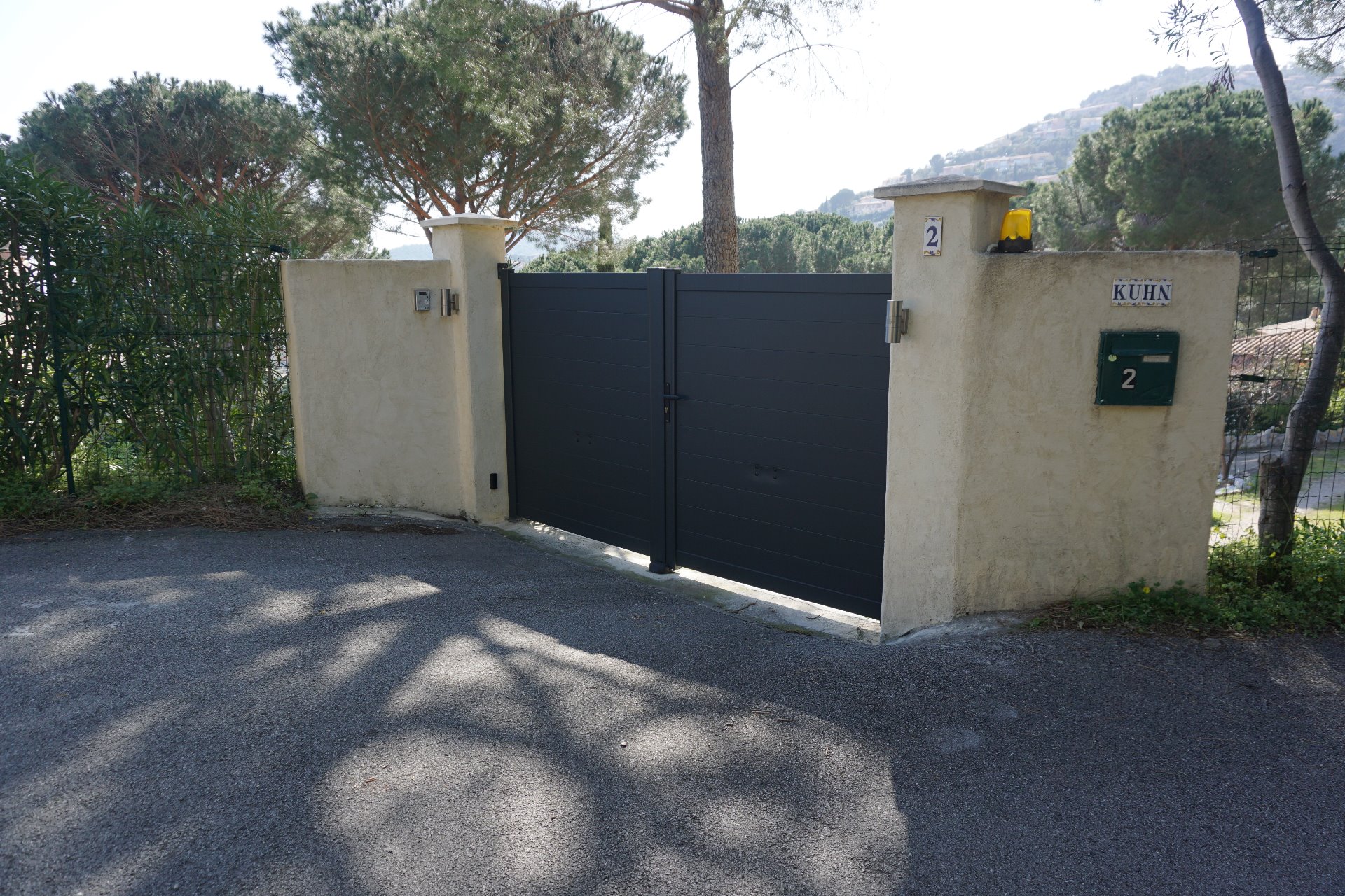 Eingangstor, elektrisch